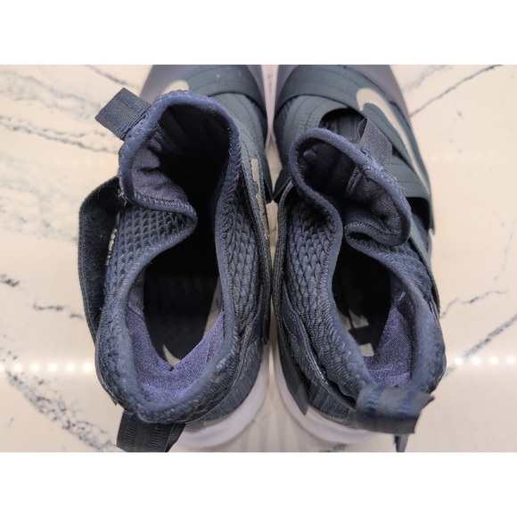 Size 16.5 Nike LeBron Soldier XII 12 TB Navy Men Basketball‎ Sneakers AT3872-406 main image 5